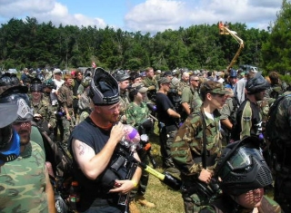 jugadores de paintball